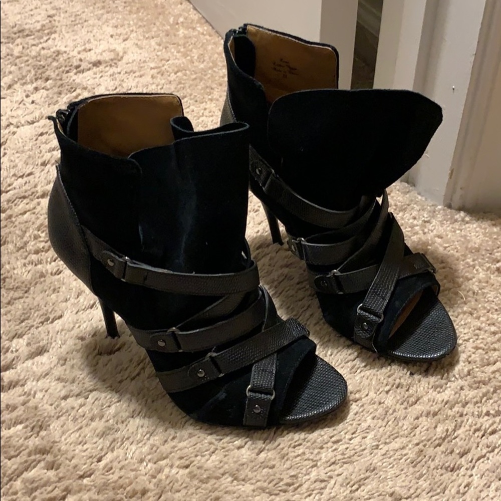 5|48 shoes size 8